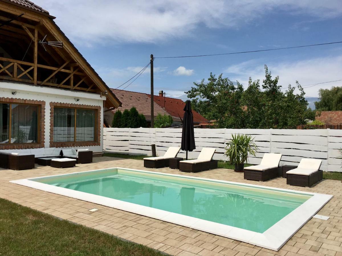Villa Maximilian Balatonkeresztúr Zewnętrze zdjęcie